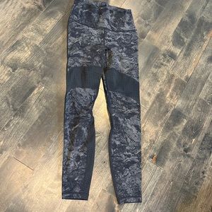 Lululemon size 8 leggings